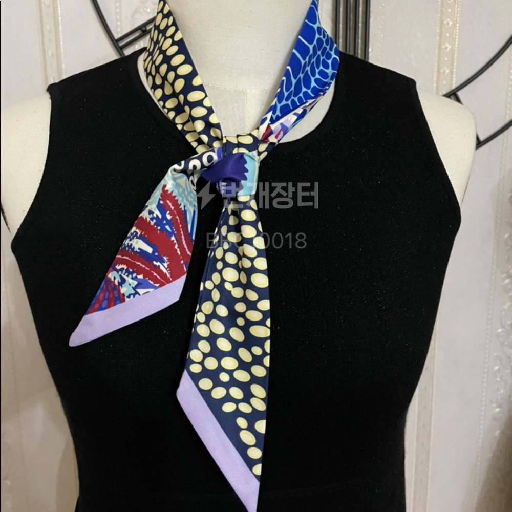 Twilly bandana scarf. New